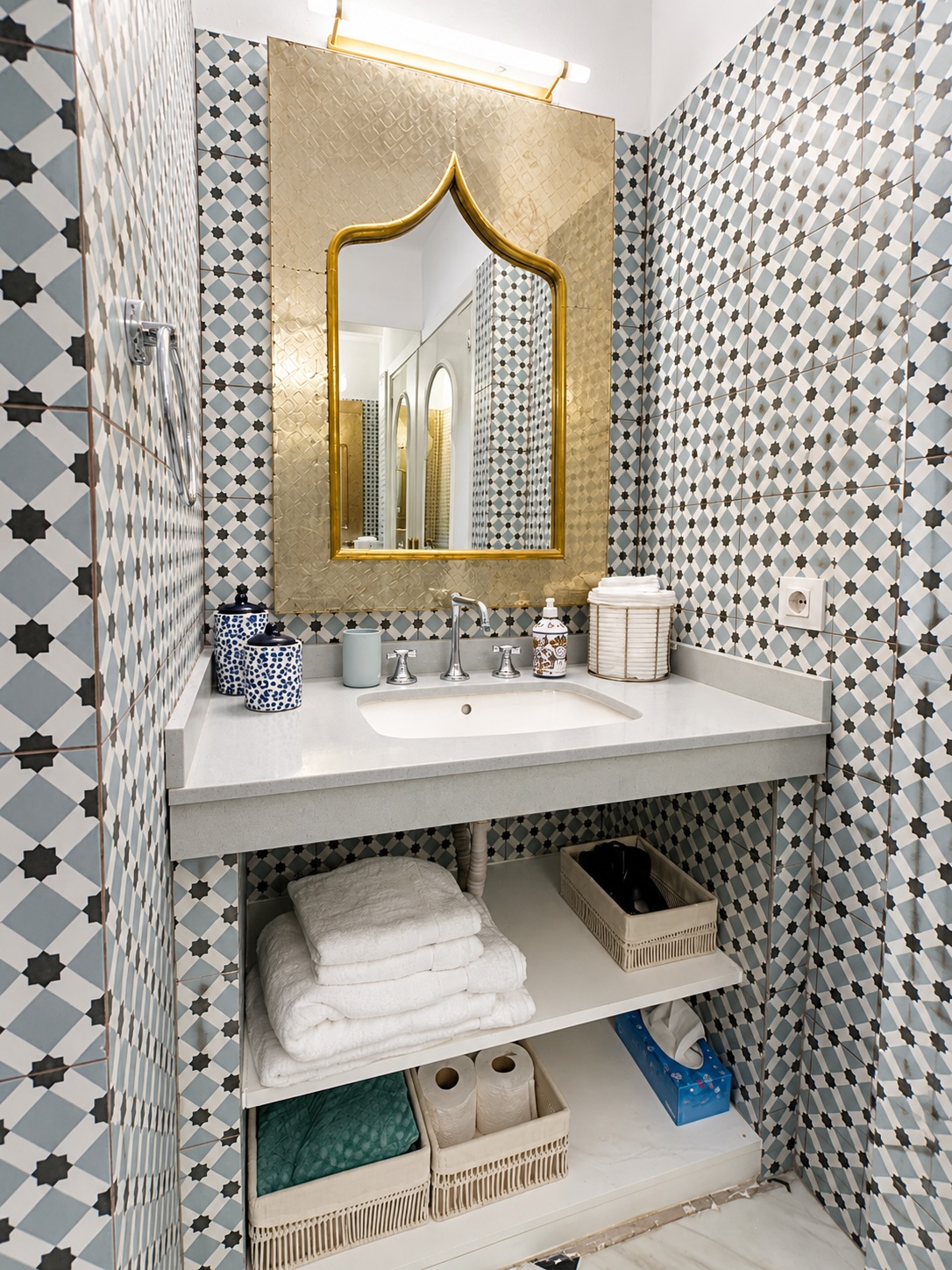 Bed 2 bathroom 2 - photography by Catalá Creative